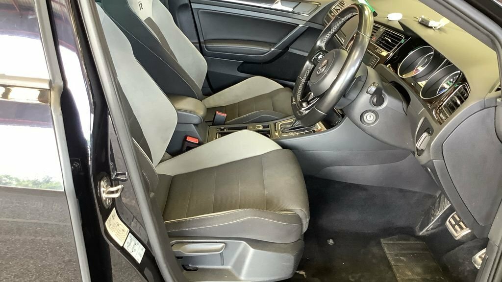 Volkswagen Golf 2L R Black #4