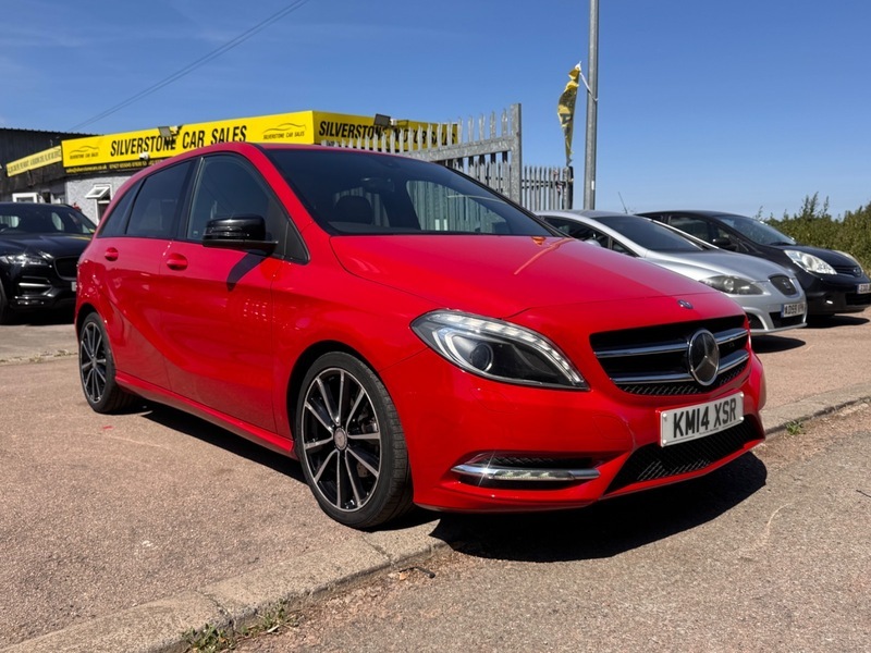 Mercedes-Benz B Class B180 Cdi Blueefficiency Sport Red #4
