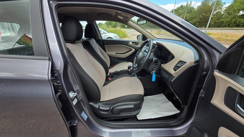 Hyundai I20 Mpi Se White #17
