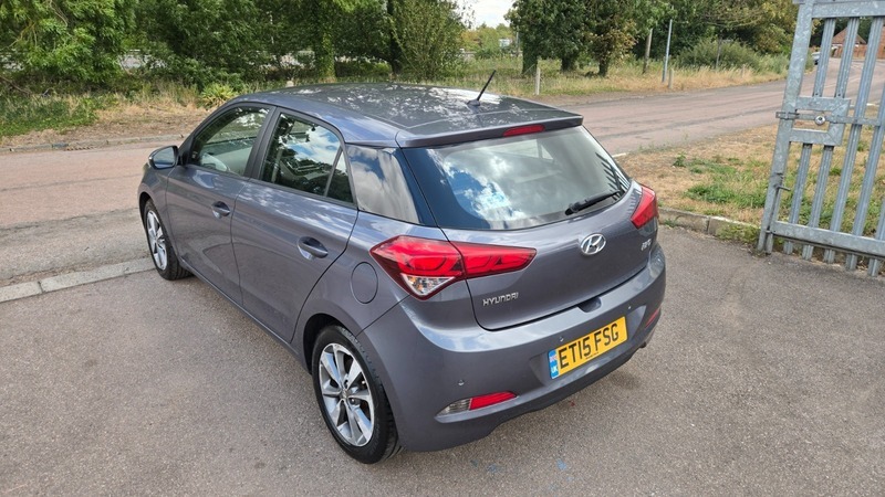 Hyundai I20 Mpi Se White #11