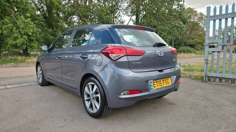 Hyundai I20 Mpi Se White #9