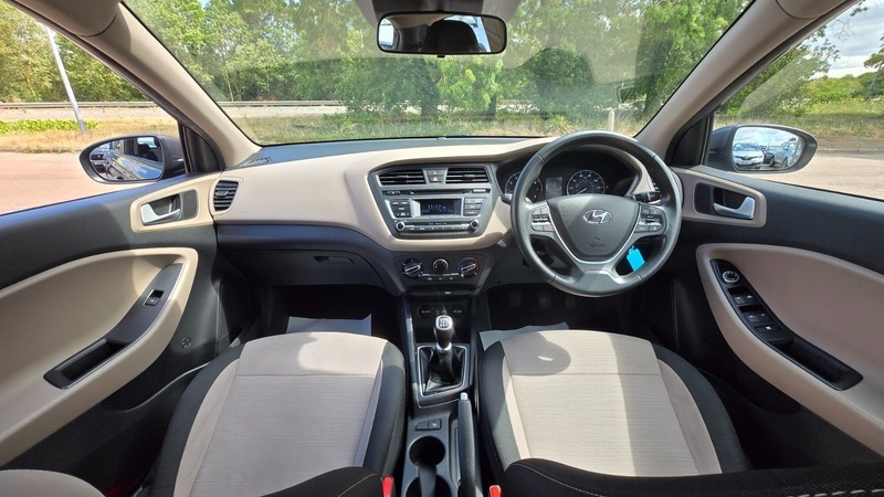Hyundai I20 Mpi Se White #25