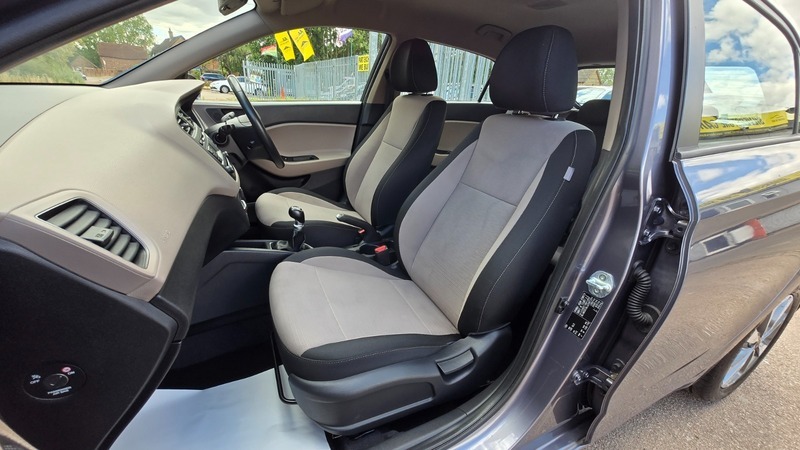 Hyundai I20 Mpi Se White #23