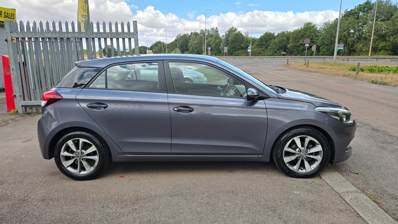 Hyundai I20 Mpi Se White #8