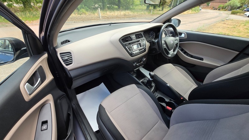 Hyundai I20 Mpi Se White #22