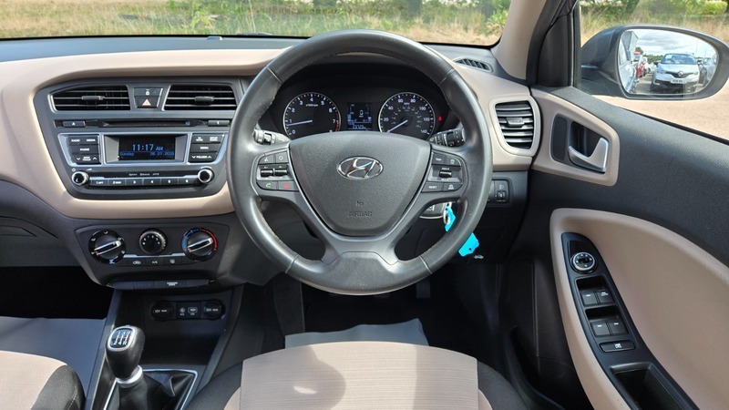 Hyundai I20 Mpi Se White #26