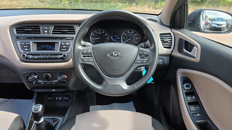 Hyundai I20 Mpi Se White #36