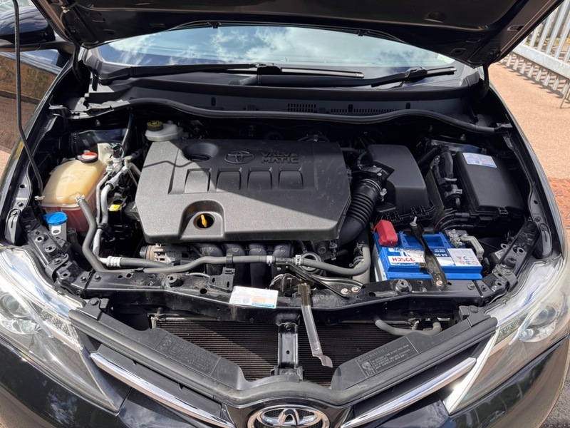 Toyota Auris Vvt-i Excel Hybrid Blue #29