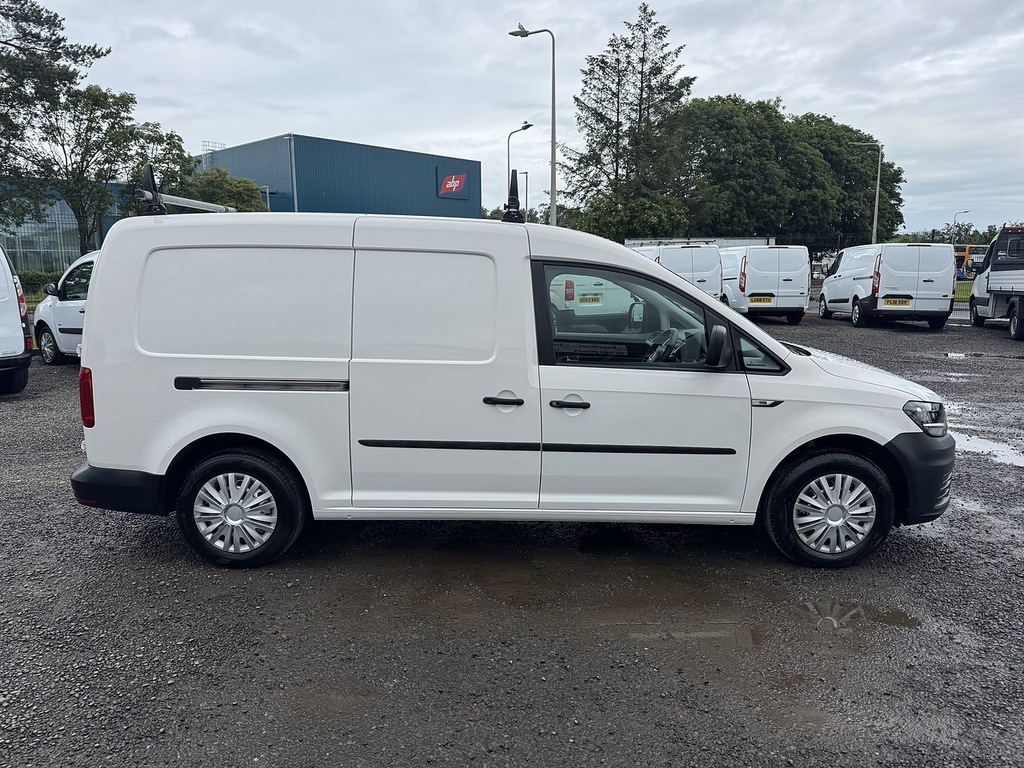 Volkswagen Caddy Maxi Tdi C20 Bluemotion Tech Startline White #3