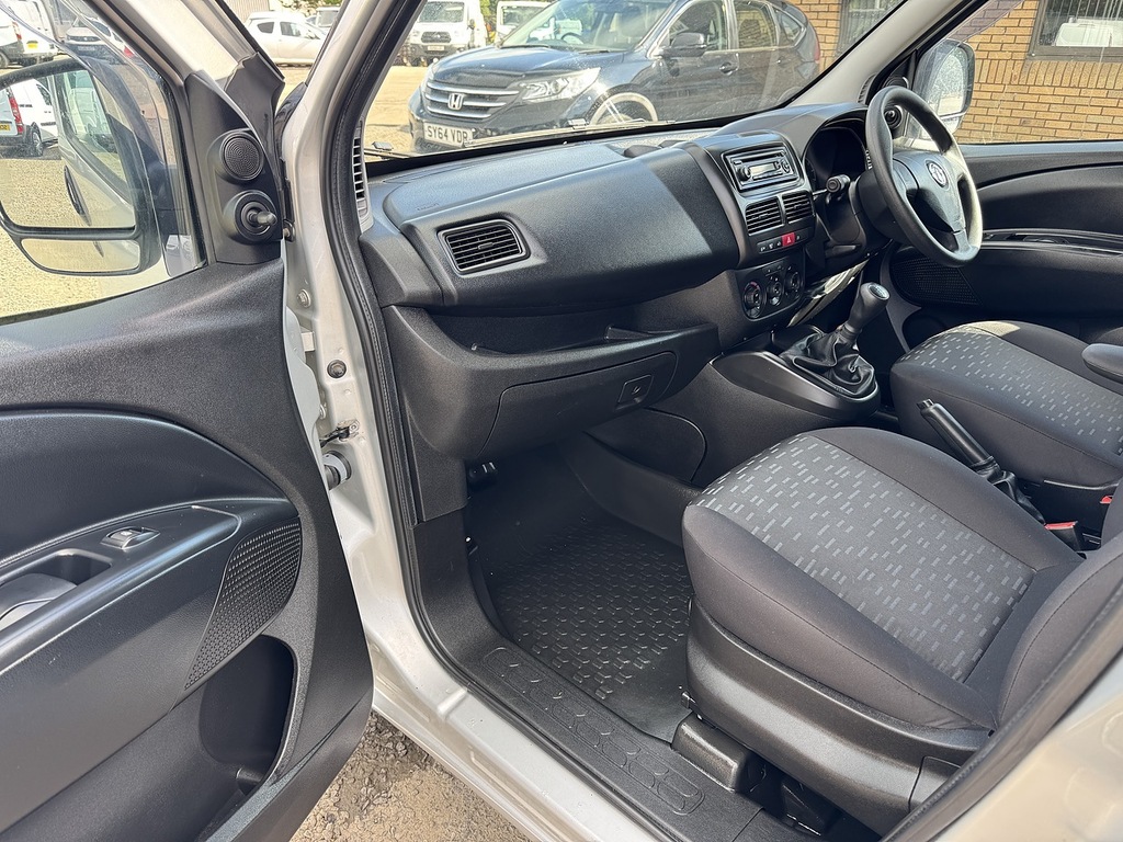 Vauxhall Combo  White #9