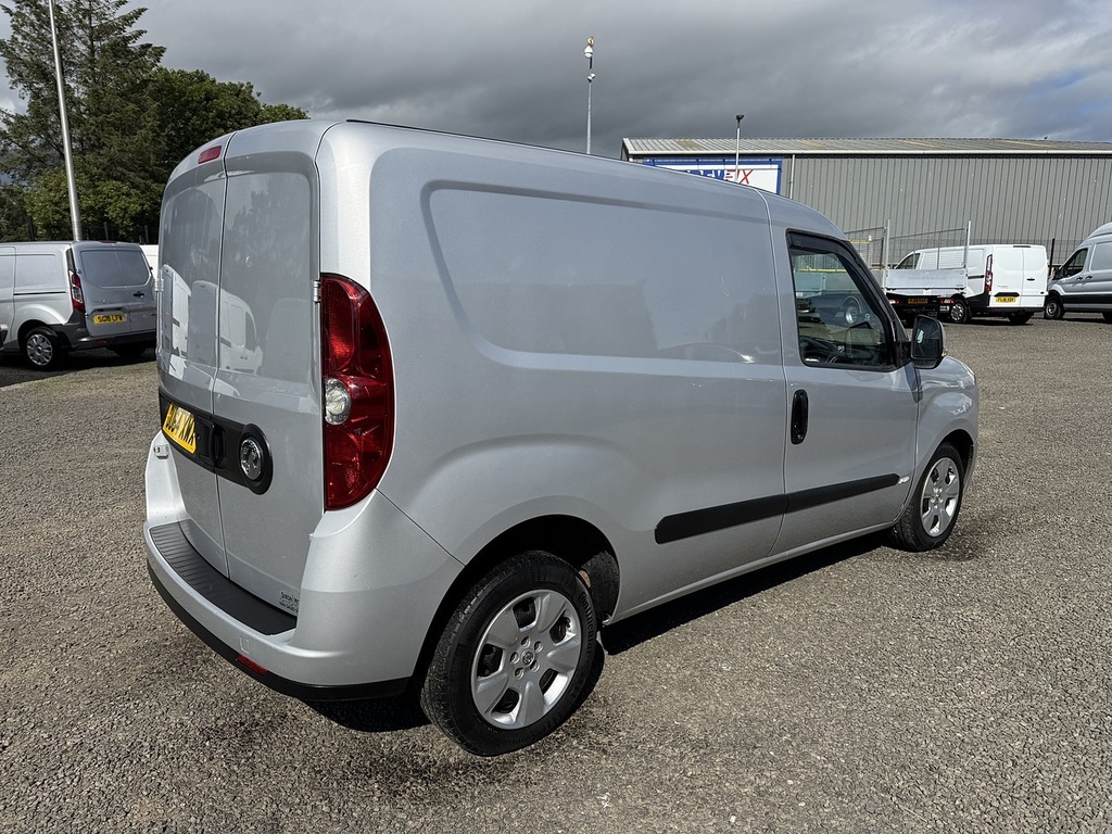Vauxhall Combo Cdti 2000 Sportive Silver #4
