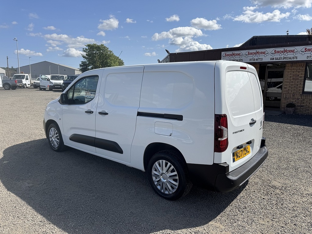 Peugeot Partner Bluehdi 850 Professional Premium White #6