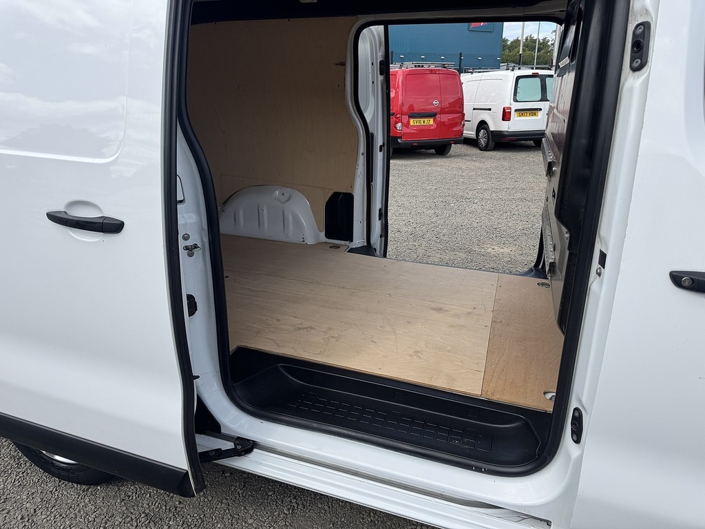 Vauxhall Vivaro 2900 1.5D 100Ps Dynamic Short Wheelbase L1h1 Low R White #21