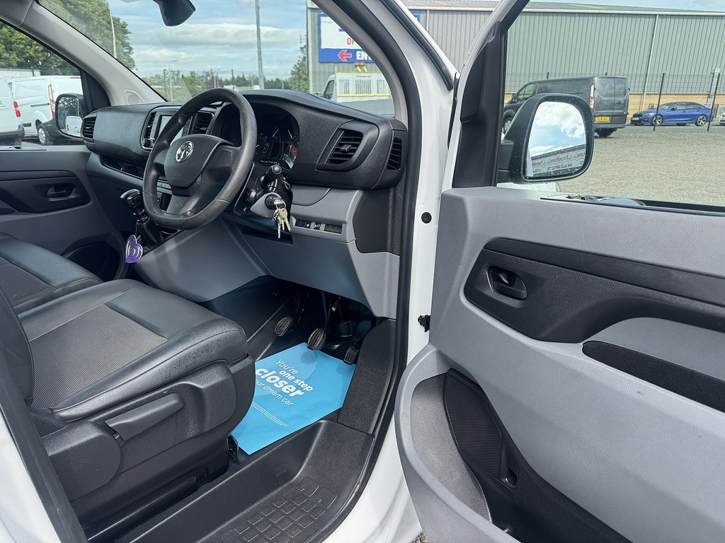 Vauxhall Vivaro 2900 1.5D 100Ps Dynamic Short Wheelbase L1h1 Low R White #13
