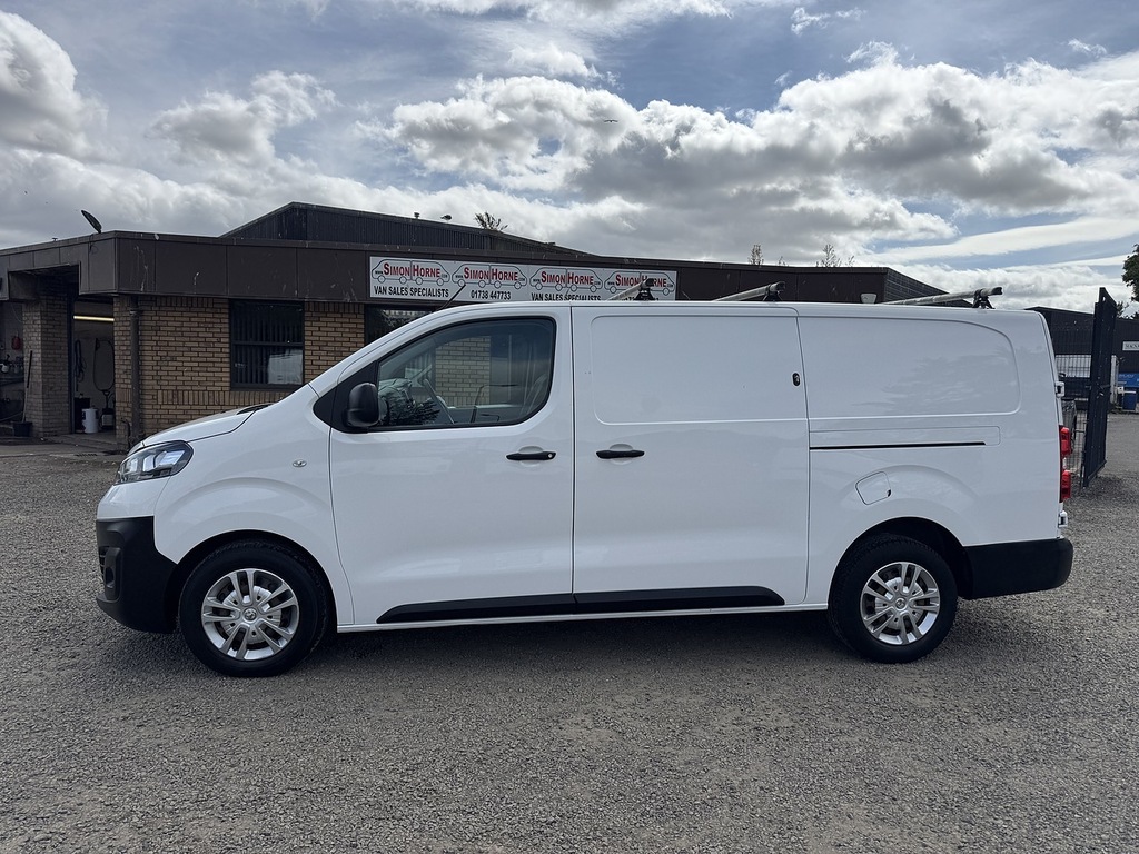 Vauxhall Vivaro 2900 1.5D 100Ps Dynamic Short Wheelbase L1h1 Low R White #8