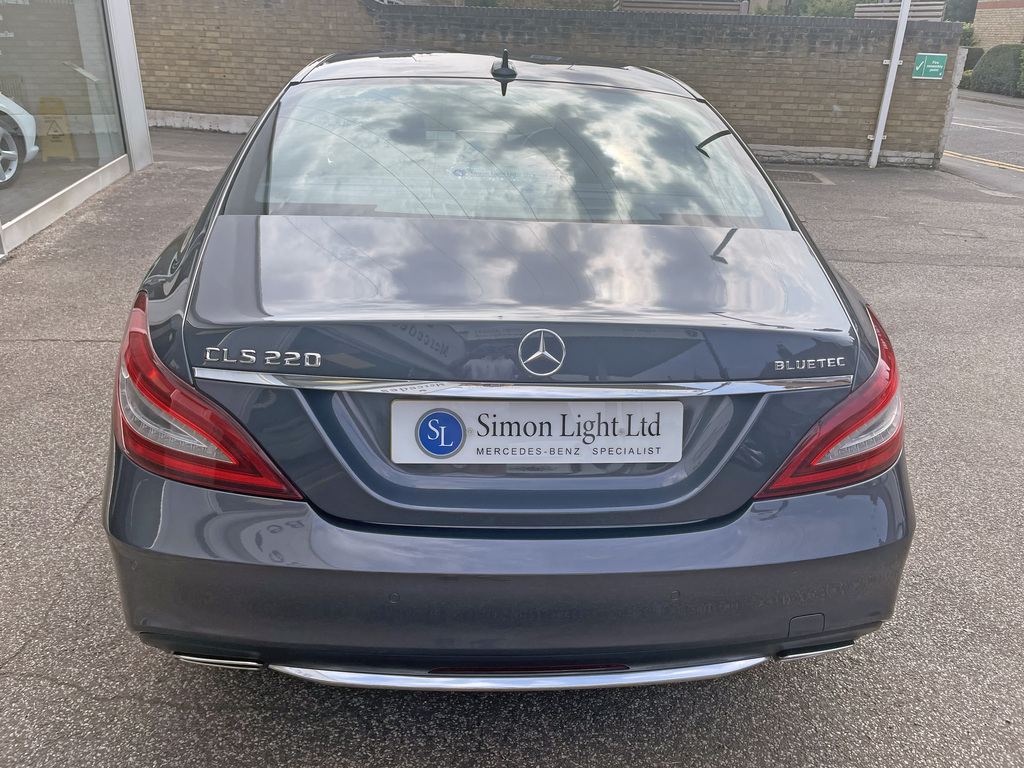 Mercedes-Benz CLS Coupe Red #27