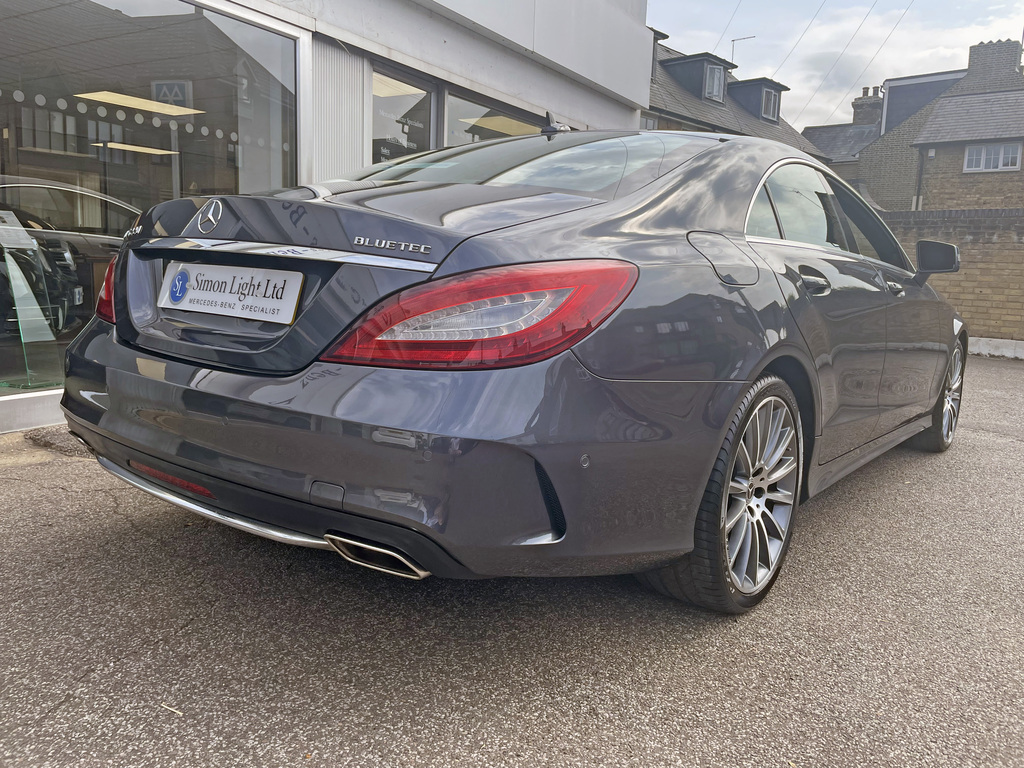 Mercedes-Benz CLS Coupe Red #30