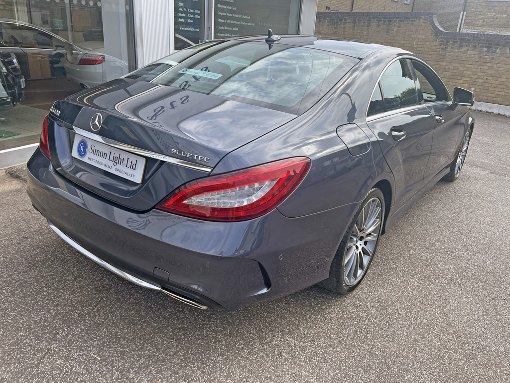 Mercedes-Benz CLS Coupe Red #31