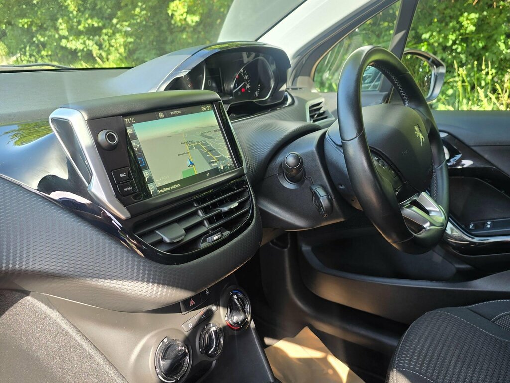 Peugeot 208 1.2 Puretech Allure Hatchback Eu Black #9