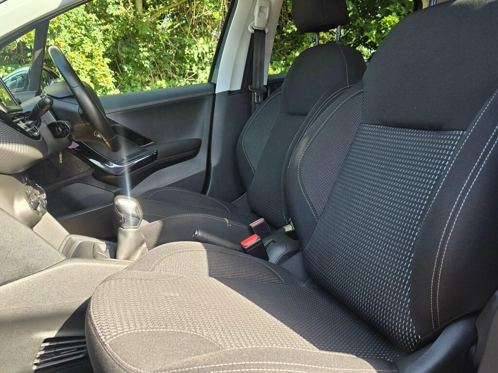 Peugeot 208 1.2 Puretech Allure Hatchback Eu Black #7