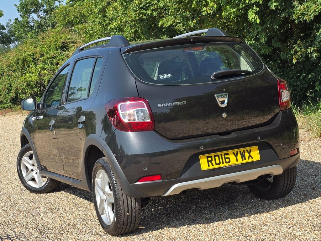Dacia Sandero Stepway 0.9 Tce Laureate Euro 6 Ss Black #2