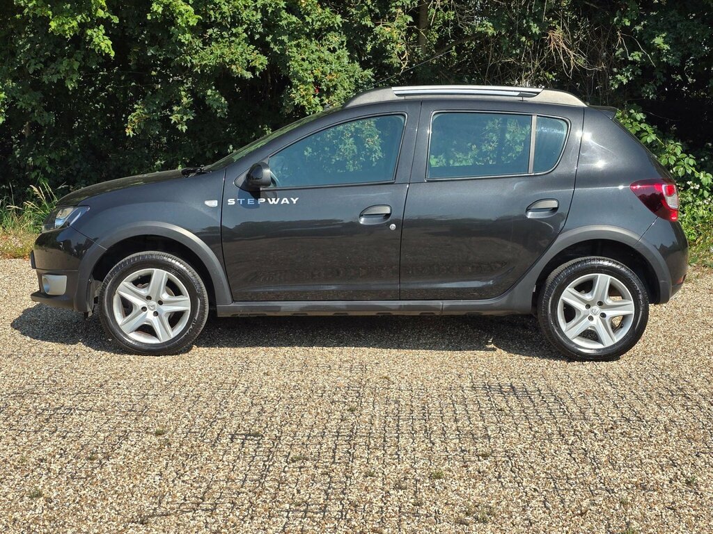 Dacia Sandero Stepway 0.9 Tce Laureate Euro 6 Ss Black #6