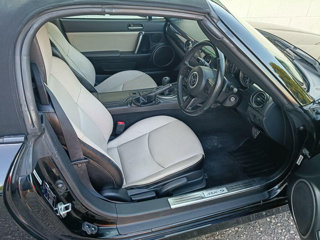Mazda MX-5 White #10