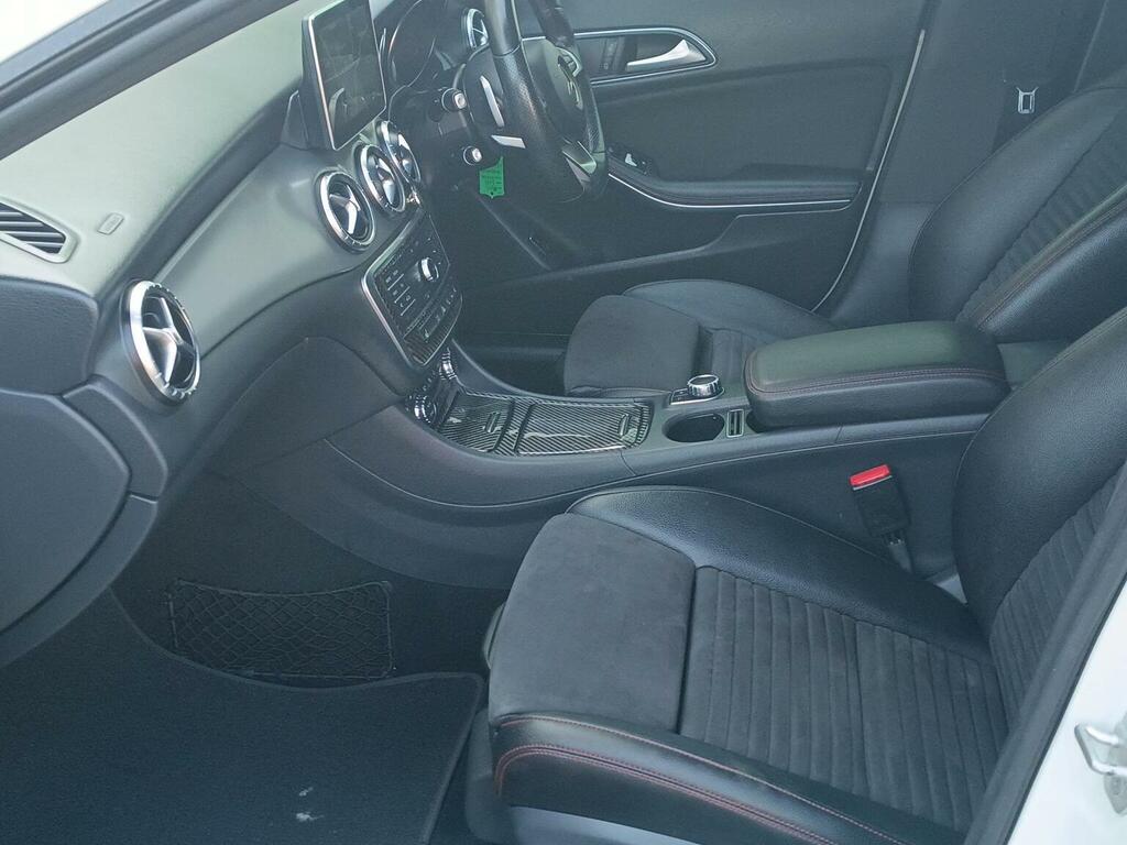 Mercedes-Benz CLA Class Estate 1.6 Cla180 Amg Sport Shooting Brake Euro 6 White #13