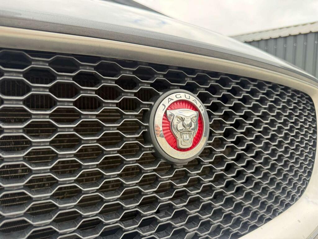 Jaguar F-Pace 2.0D Prestige Awd Grey #50