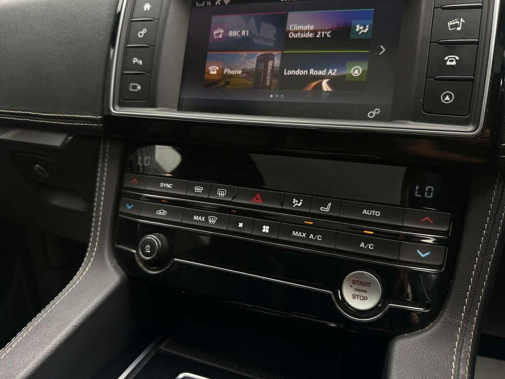 Jaguar F-Pace 2.0D Prestige Awd Grey #38