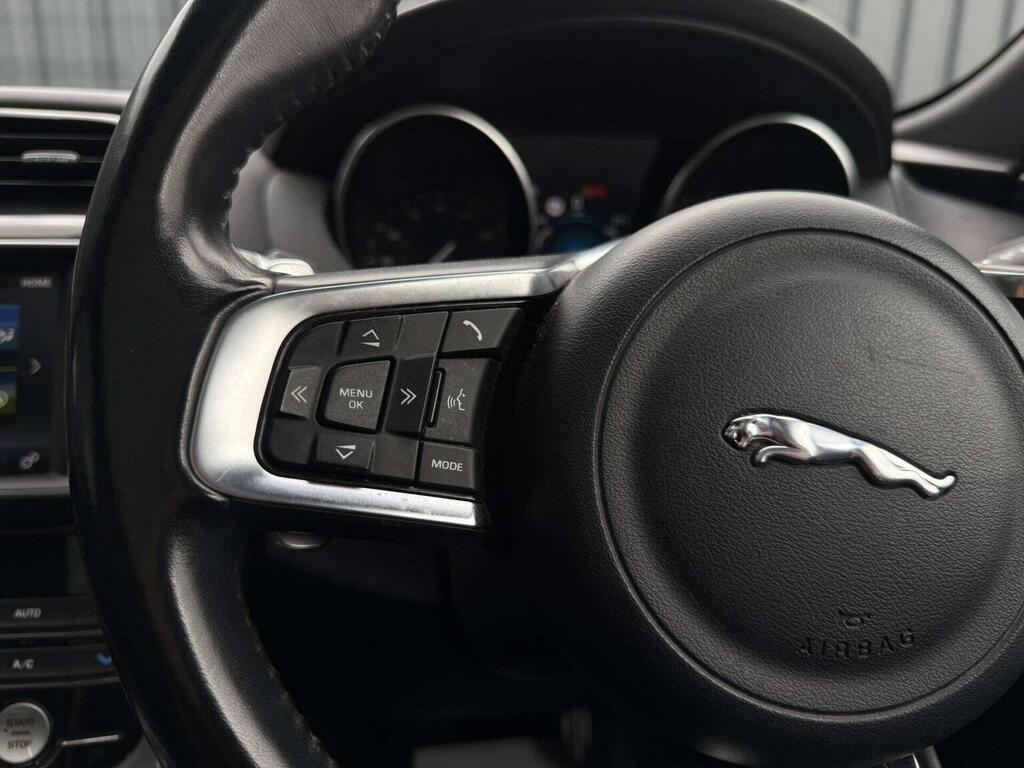 Jaguar F-Pace 2.0D Prestige Awd Grey #43