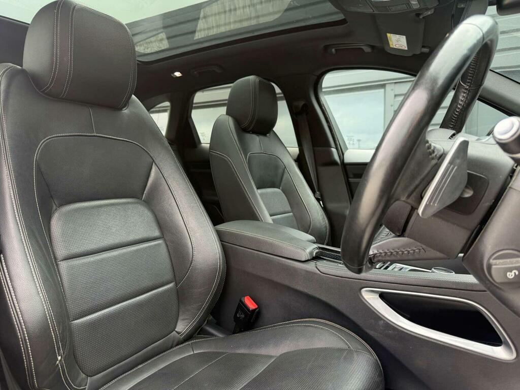 Jaguar F-Pace 2.0D Prestige Awd Grey #29