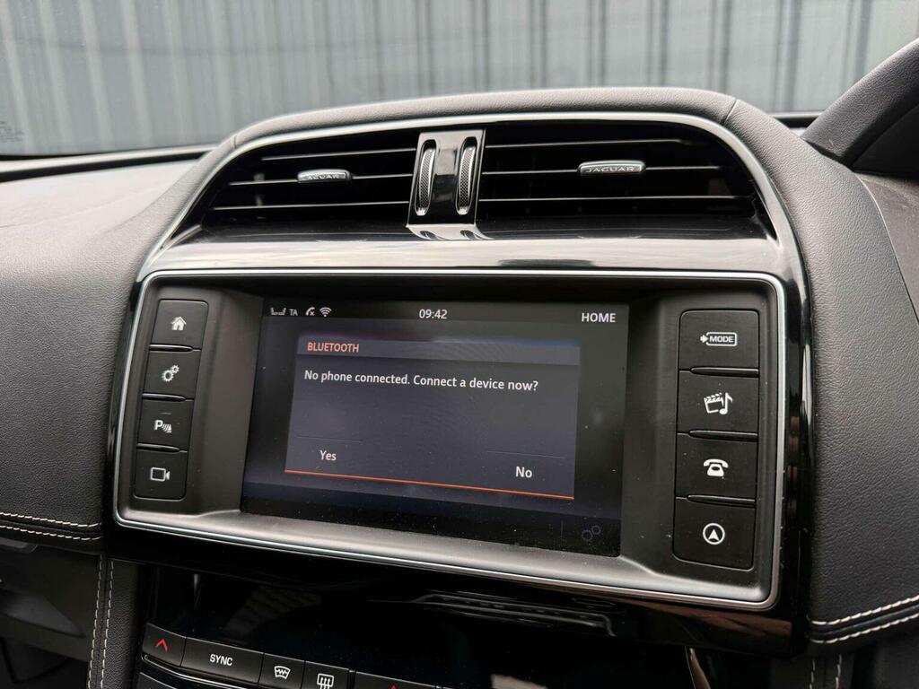 Jaguar F-Pace 2.0D Prestige Awd Grey #33