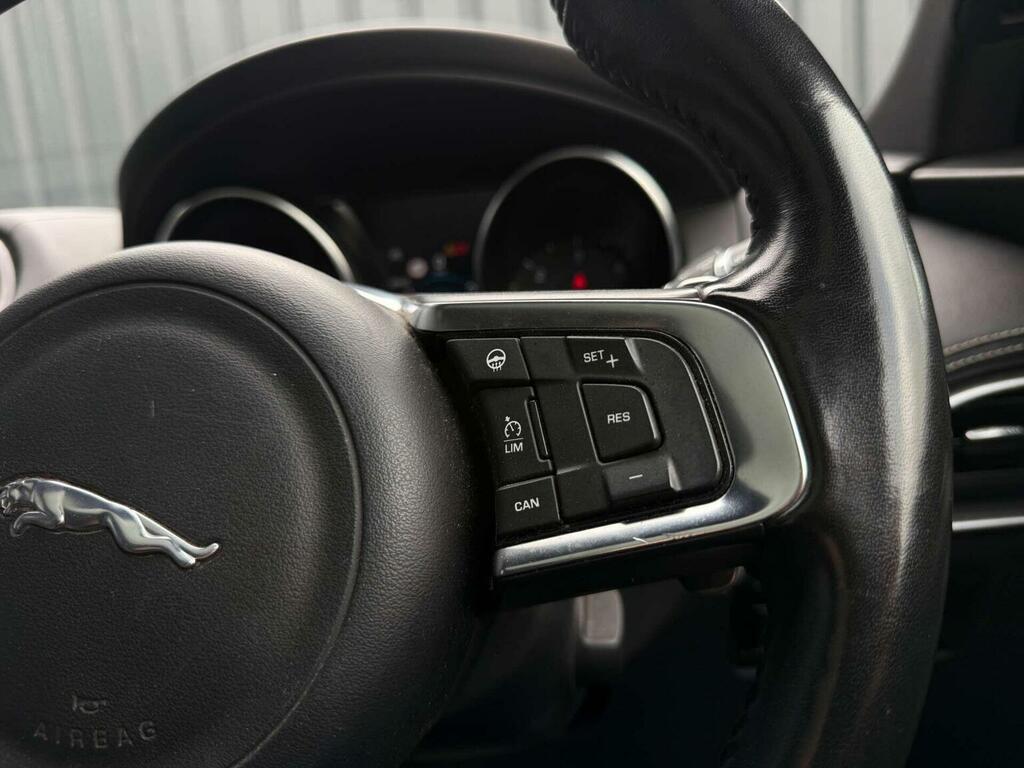 Jaguar F-Pace 2.0D Prestige Awd Grey #44