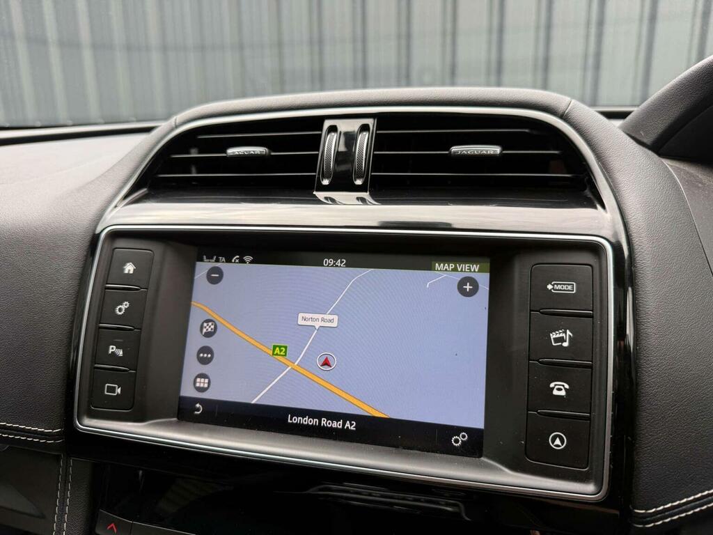 Jaguar F-Pace 2.0D Prestige Awd Grey #34