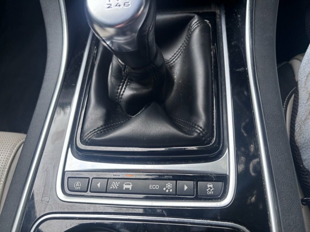 Jaguar XE Xe R-sport Black #17