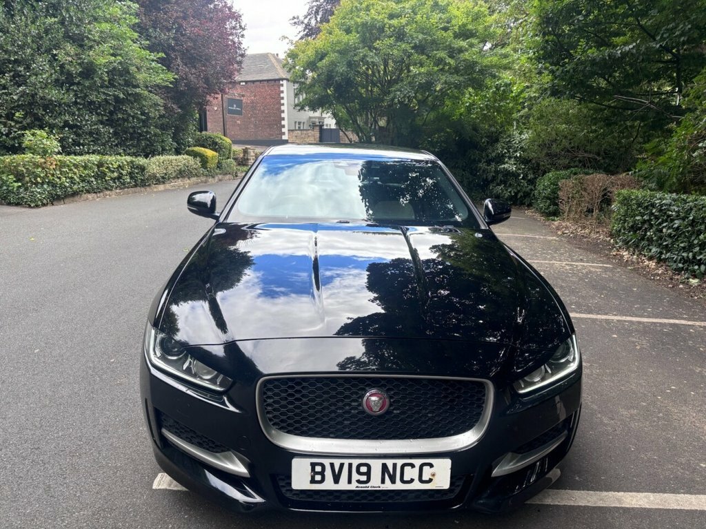 Jaguar XE 2L R-sport Black #2