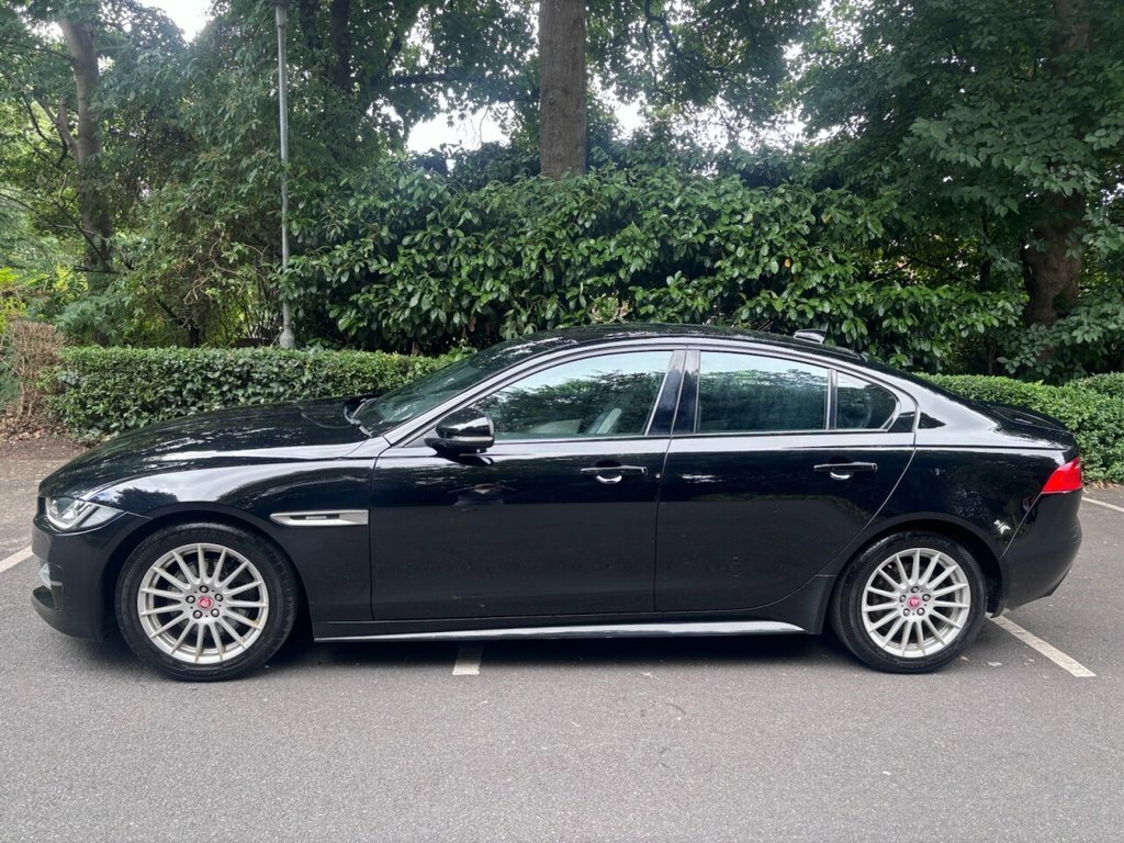 Jaguar XE Xe R-sport Black #9