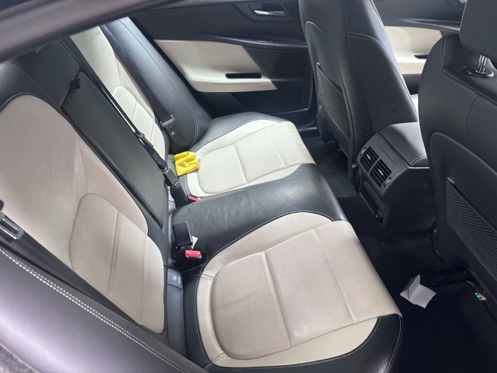 Jaguar XE Xe R-sport Black #14