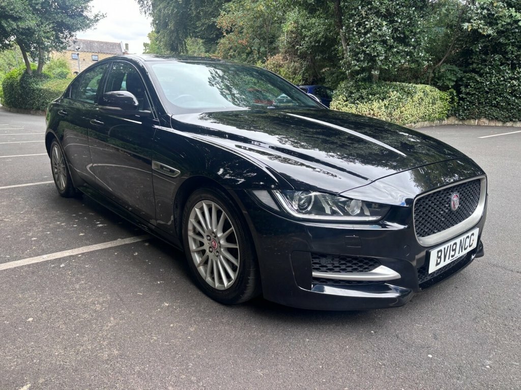 Jaguar XE Xe R-sport Black #8