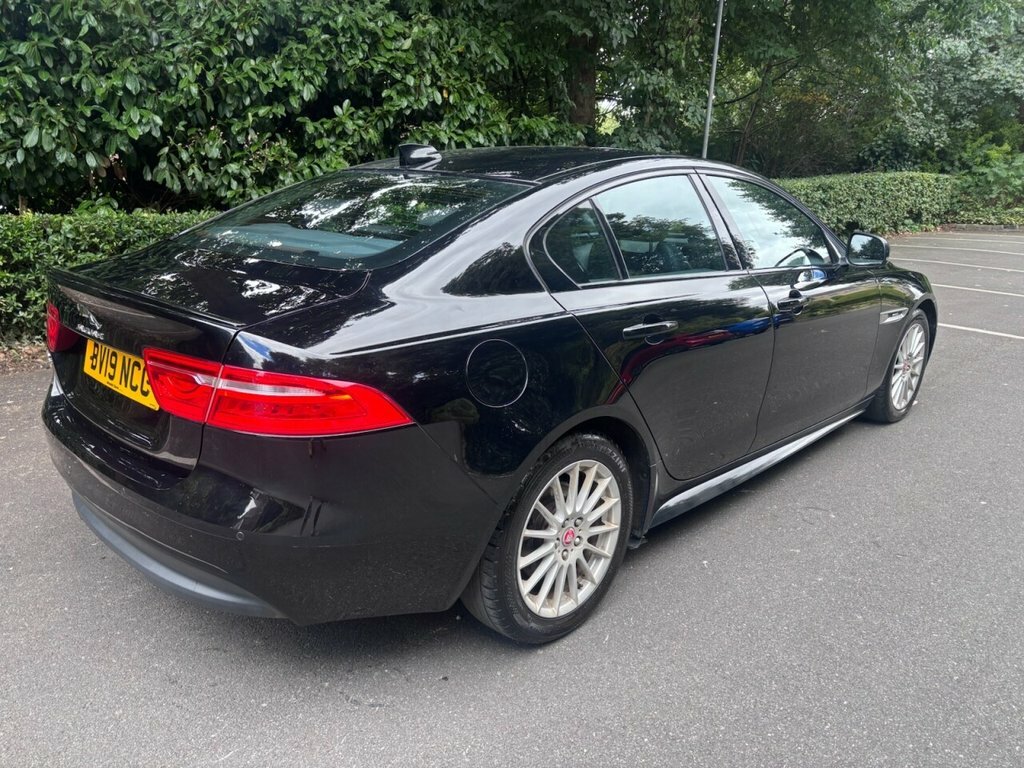 Jaguar XE 2L R-sport Black #4