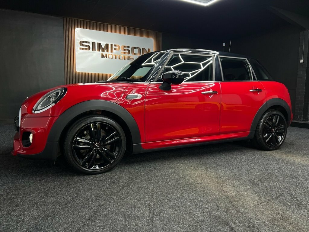 Mini Hatch 1.5L Cooper Sport YF69LHN Red #3