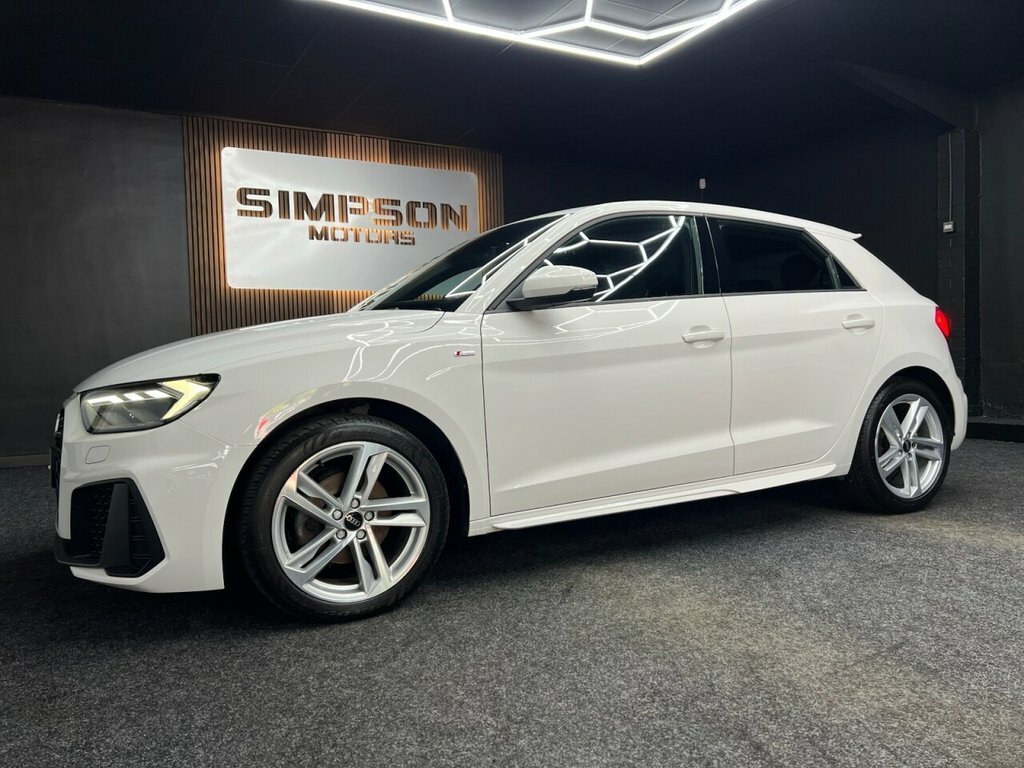 Audi A1 1L S Line SW22AHN White #3