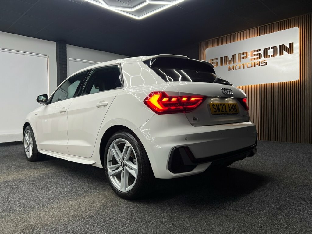 Audi A1 1L S Line SW22AHN White #5