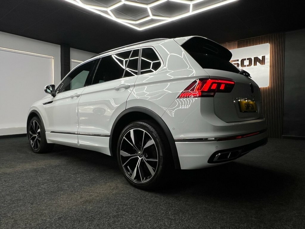 Volkswagen Tiguan 2L R-line VE71EXK White #5