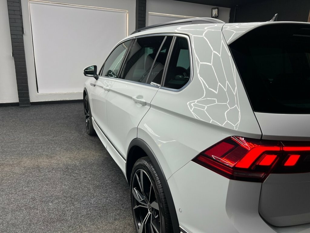 Volkswagen Tiguan 2L R-line VE71EXK White #6