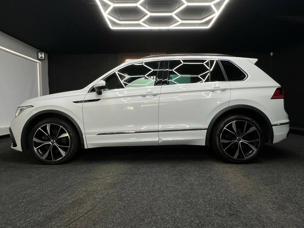 Volkswagen Tiguan 2L R-line VE71EXK White #4