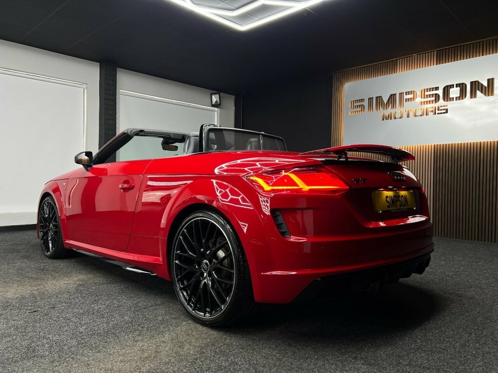 Audi TT 2L Black Edition SR21VRO Red #5