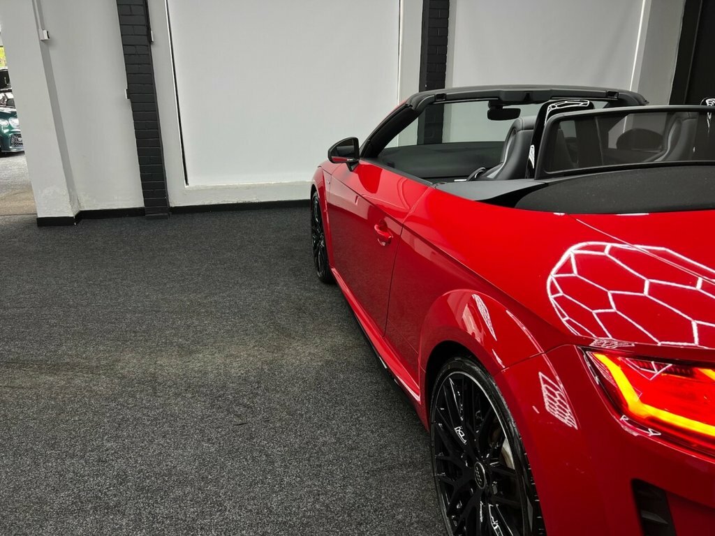 Audi TT 2L Black Edition SR21VRO Red #6