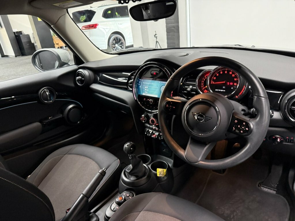 Mini Hatch 1.5L One Classic Grey #2